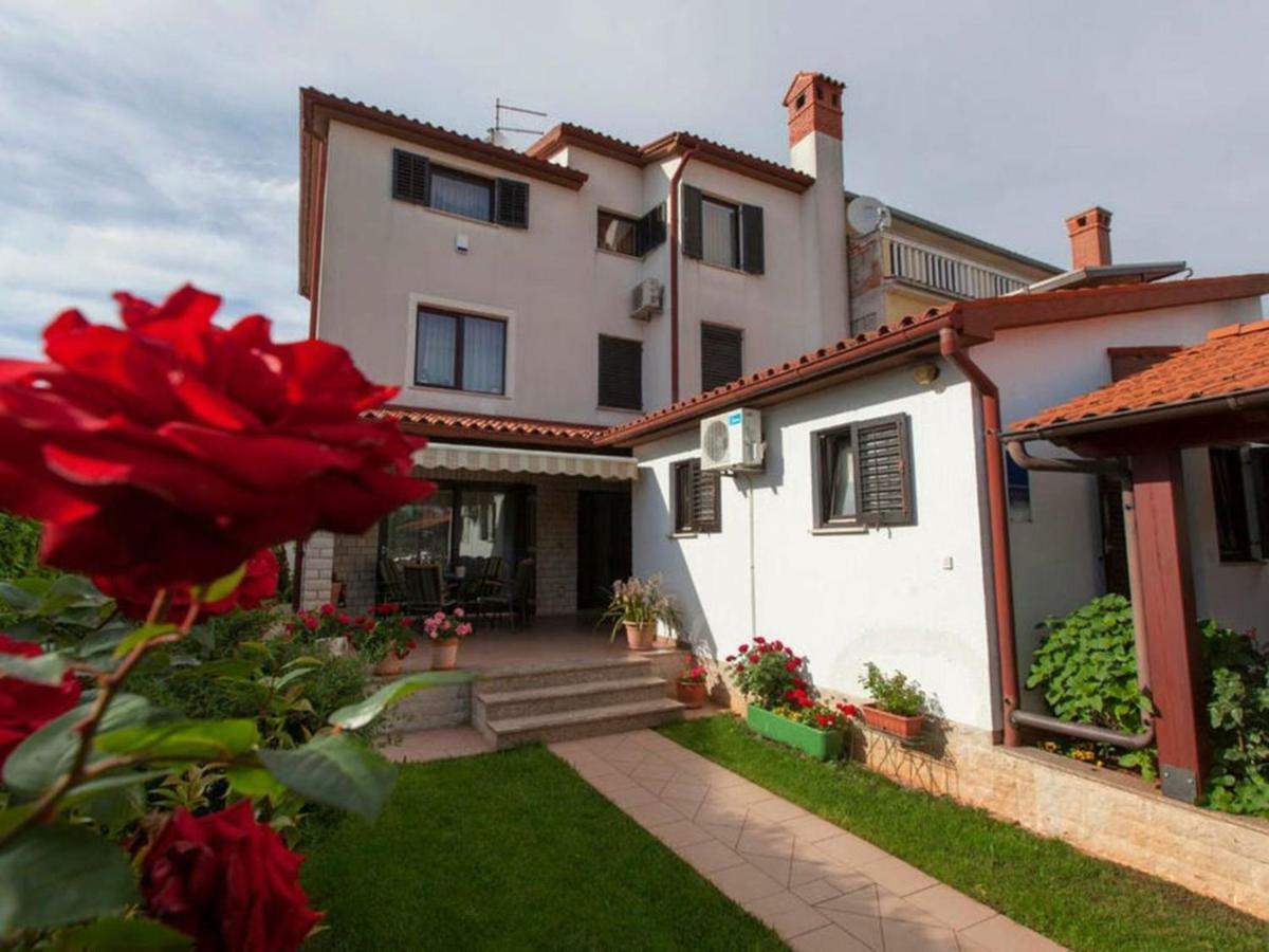 Apartments Grozdanic Fazana Bagian luar foto