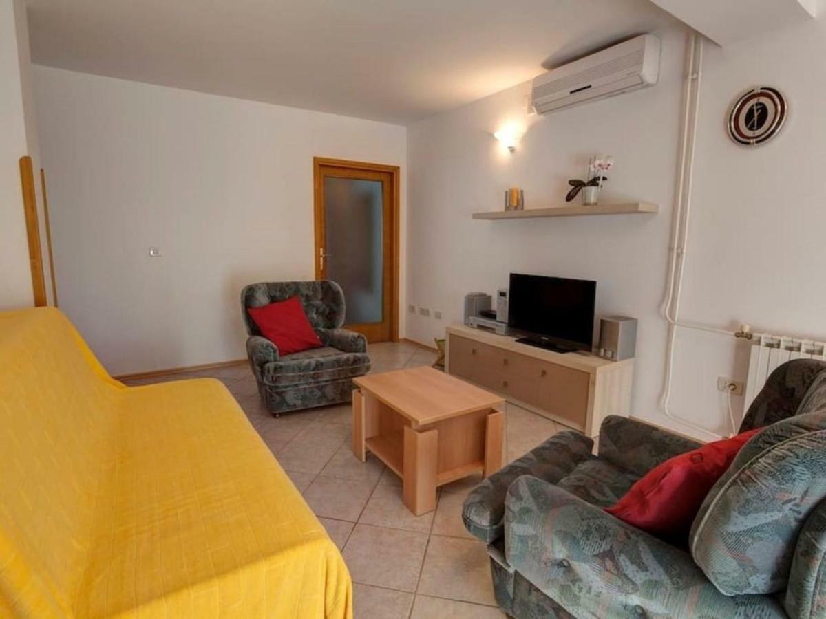 Apartments Grozdanic Fazana Bagian luar foto